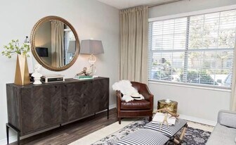 2210 Winsted Dr in Dallas, TX - Building Photo