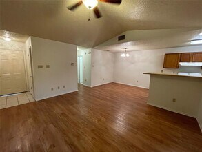 8005 West Gate Blvd in Austin, TX - Building Photo - Building Photo