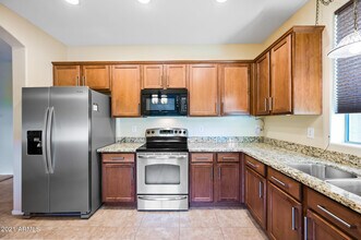 2528 S Portland Ave in Gilbert, AZ - Foto de edificio - Building Photo