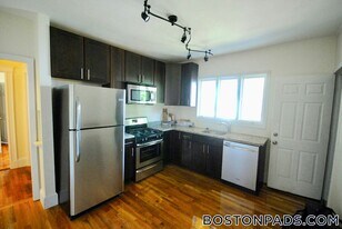 98 Montebello Rd, Unit 1 in Boston, MA - Building Photo