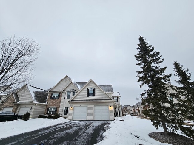 1850 Stoney Ln, Unit 419 in Slinger, WI - Building Photo - Building Photo