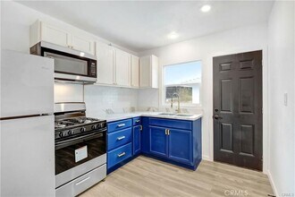 3561 Russell St, Unit 8 in Riverside, CA - Building Photo - Building Photo