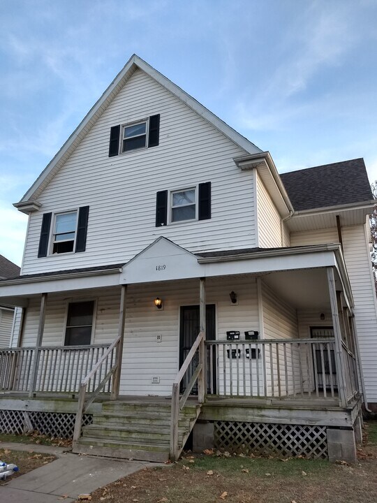 1819 Pinkney St in Omaha, NE - Building Photo