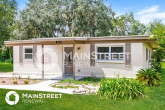 825 E Jackson Ave in Mount Dora, FL - Building Photo - Building Photo