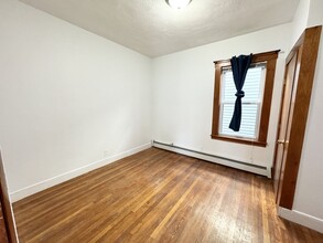 28 Willow St, Unit 1 in Cambridge, MA - Building Photo - Building Photo