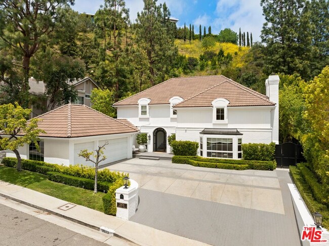 property at 2878 Royston Pl