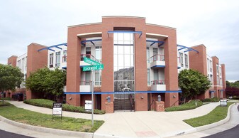 Abington Place in Charlottesville, VA - Building Photo