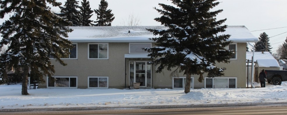 4609 46 St in Leduc, AB - Building Photo