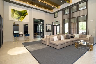 Velo Verdae Apartments in Greenville, SC - Building Photo - Interior Photo
