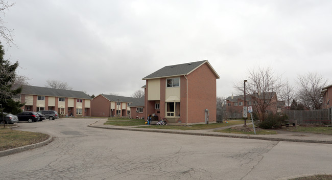 111 Woodside Ave in Cambridge, ON - Building Photo - Primary Photo