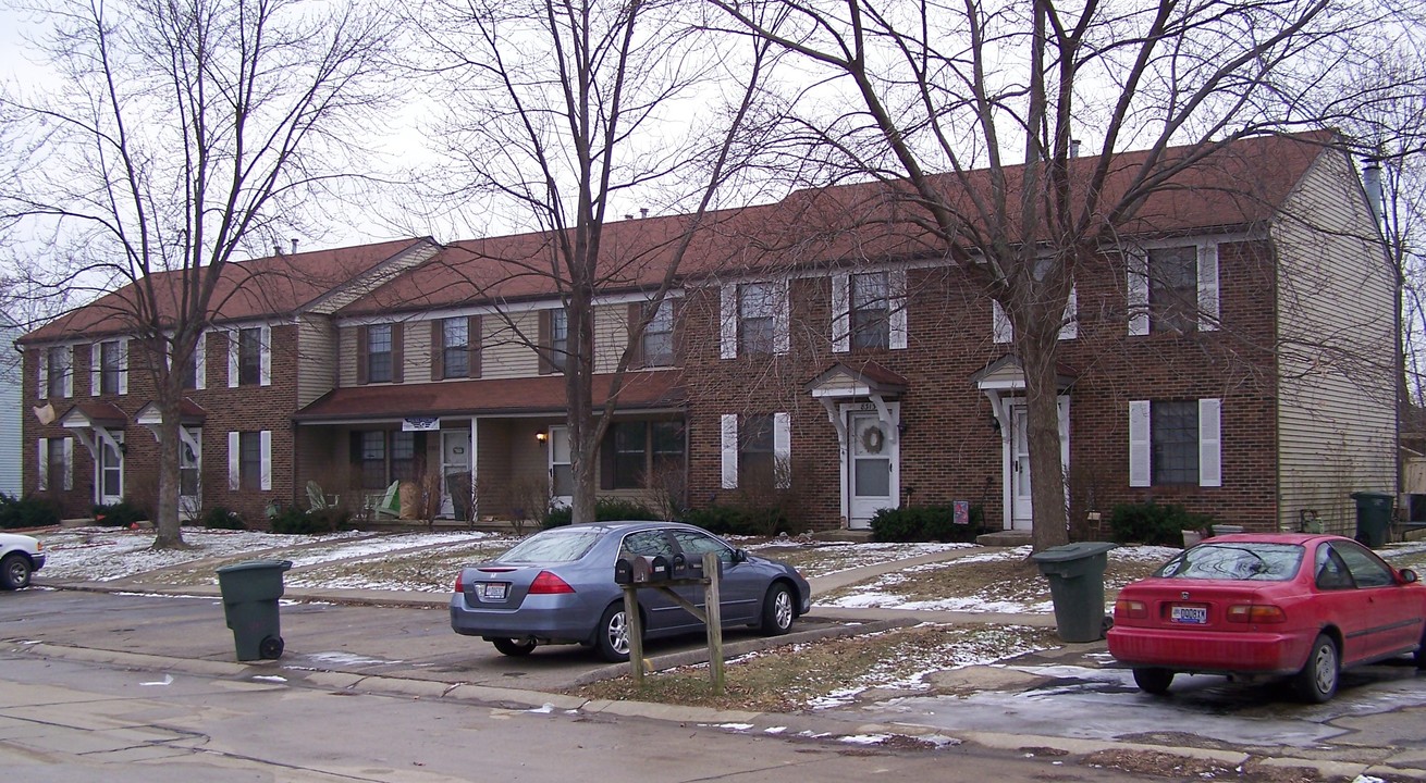 8305-8315 Lariat Ct in Columbus, OH - Building Photo