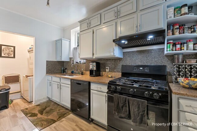 1432 W Jonquil Ter, Unit 2 in Chicago, IL - Building Photo - Building Photo