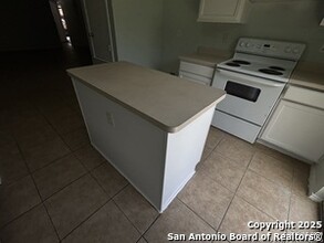 8914 Mission Mdw in San Antonio, TX - Building Photo - Building Photo