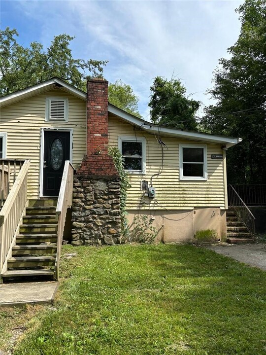 49 Hillcrest Trail in Monroe, NY - Building Photo