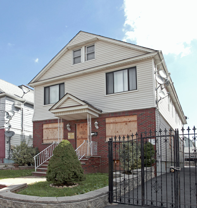 1033 Kilsyth Rd in Elizabeth, NJ - Building Photo - Building Photo