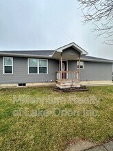 2 Pleasant St in Oxford, MI - Building Photo - Building Photo