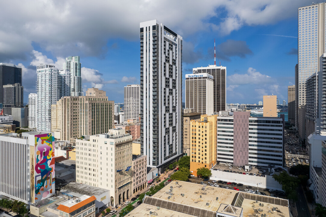 Centro in Miami, FL - Building Photo