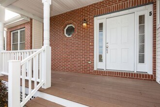 5 Neff Dr in Foxboro, MA - Building Photo - Building Photo