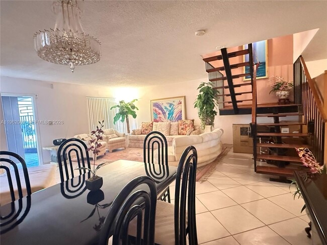 6500 Kendale Lakes Dr in Miami, FL - Building Photo - Building Photo