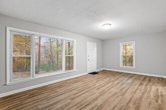 1050 Knox Rd in McLeansville, NC - Building Photo - Building Photo