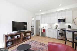 1775 Swann St NW, Unit 102 in Washington, DC - Building Photo