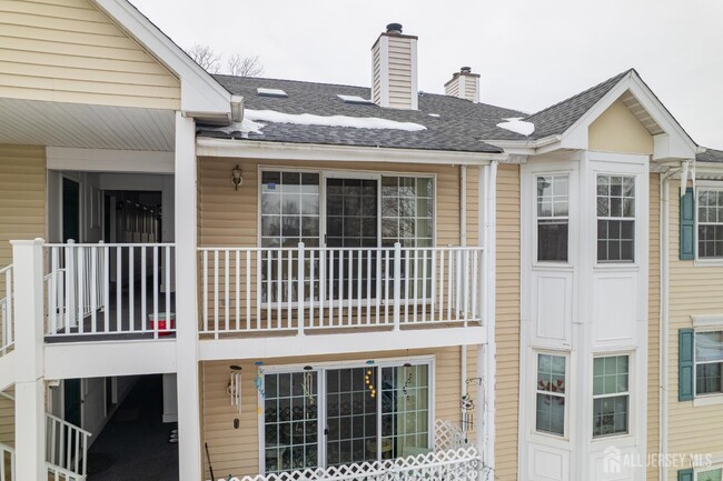 318 Wimbeldon Ct in North Brunswick, NJ - Building Photo - Building Photo