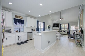 19 Canterborough Pl in Tomball, TX - Building Photo - Building Photo