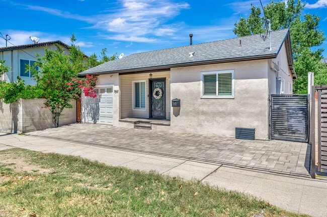 7847 Apperson St in Los Angeles, CA - Building Photo - Building Photo