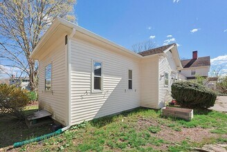 9-13 W Main St in Norton, MA - Building Photo - Building Photo