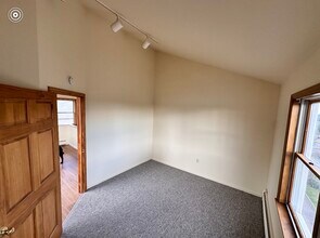 31 Woodbury Ave, Unit 3rd floor in Norwalk, CT - Building Photo - Building Photo