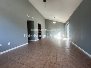 4711 San Jose Village Ct in Jacksonville, FL - Building Photo - Building Photo