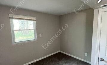 547 Richards Rd in Toledo, OH - Foto de edificio - Building Photo