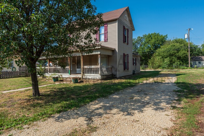 421 N Meridian Ave in Wichita, KS - Foto de edificio - Building Photo