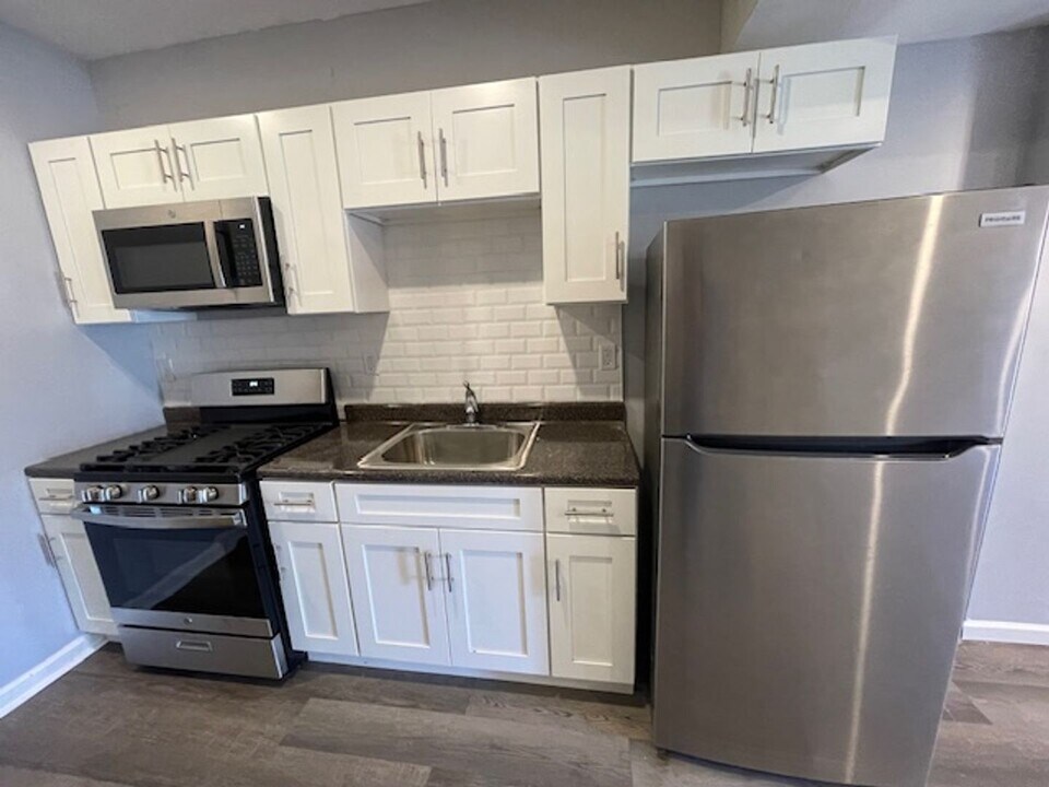 2088 E Clementine St in Philadelphia, PA - Building Photo