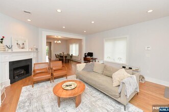 247 Hoym St in Fort Lee, NJ - Building Photo - Building Photo