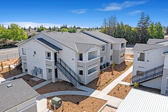 The Orchards Apartments Phase II in Fresno, CA - Building Photo - Building Photo