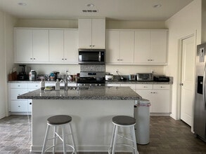 27474 Basalt Way in Moreno Valley, CA - Foto de edificio - Building Photo