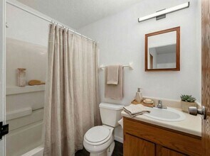 4835-4837 Duke Philip Dr in Hilliard, OH - Building Photo - Building Photo