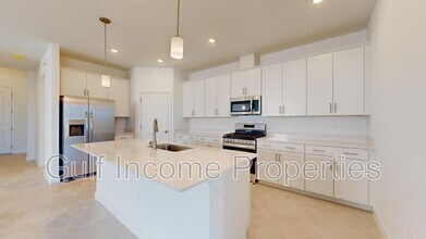 15122 Misty Water Xing in Bradenton, FL - Building Photo - Building Photo