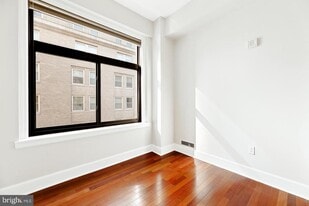 1500 Chestnut St in Philadelphia, PA - Building Photo