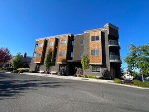 572 Fair Oaks Ave in Ashland, OR - Building Photo - Building Photo