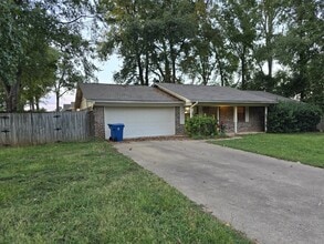 505 E Acker Tap St in Whitehouse, TX - Building Photo - Building Photo