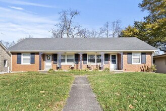 129 Greenbriar Rd in Lexington, KY - Building Photo - Building Photo