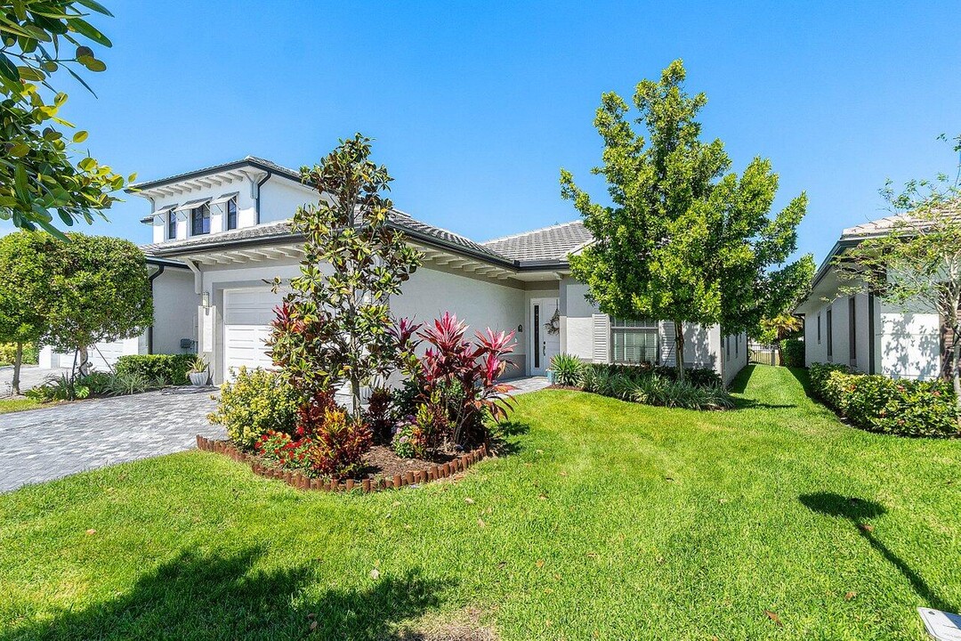 3049 Safflower Cir in West Palm Beach, FL - Building Photo
