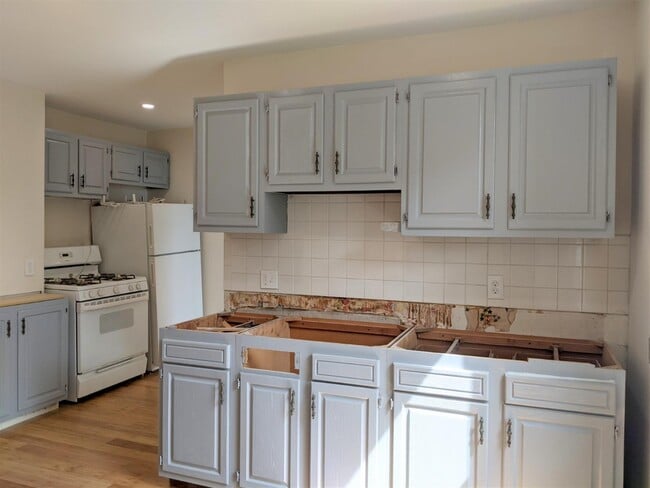 18 Cameron Ave, Unit 1, Unit 1