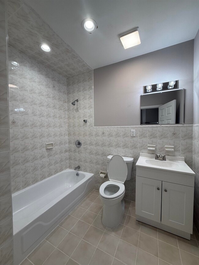 417 Broadway in Bayonne, NJ - Building Photo - Building Photo
