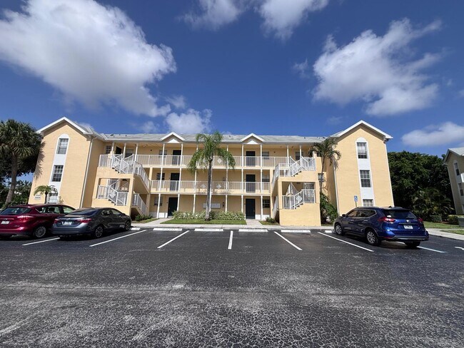 6324 La Costa Dr in Boca Raton, FL - Building Photo - Building Photo