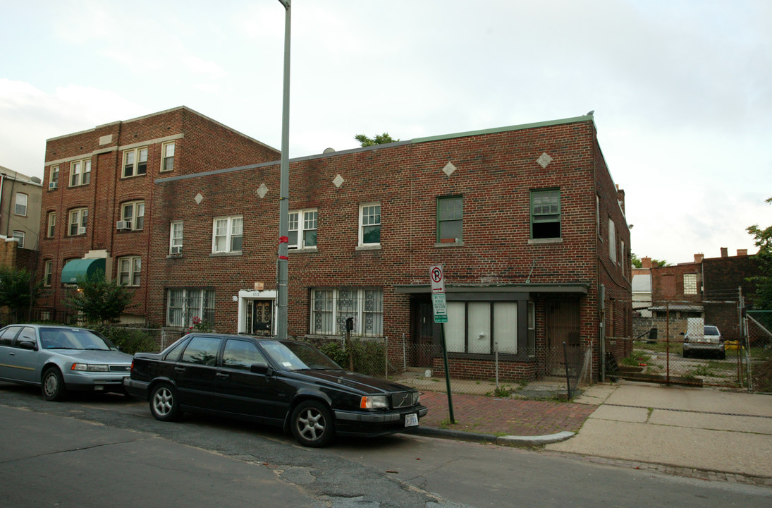 1212-1216 4th St NW in Washington, DC - Building Photo