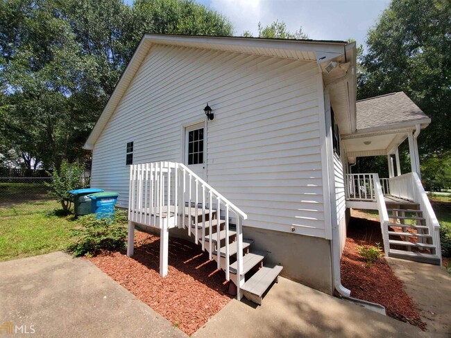 124 Westwood Rd in Commerce, GA - Building Photo - Building Photo