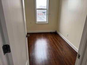 43-24 58th St in Queens, NY - Building Photo - Building Photo